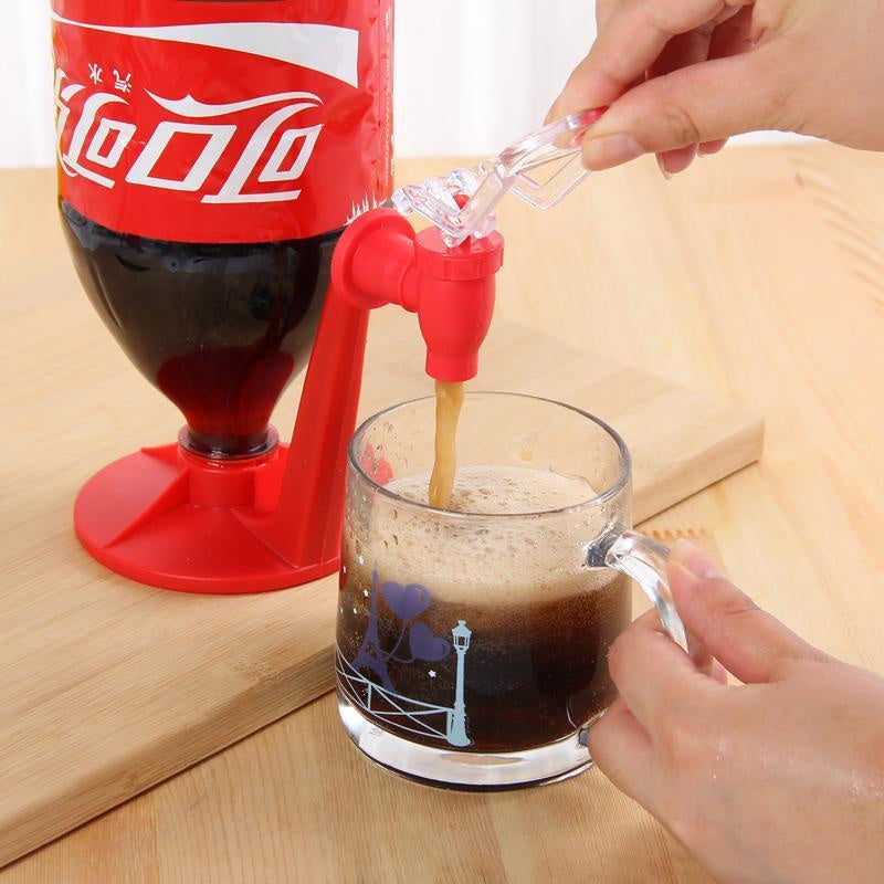Wasserkrug Soda Getränkespender Flasche Cola auf den Kopf gestellt Trinkwasserverteiler Gadget Party Home Bar Küchengerät